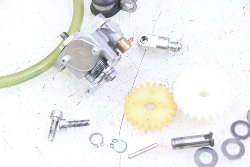 photo de OIL PUMP FANTIC XM PERFORMANCE 2T 50 (2021 - 2022) - Zoom on usage condition