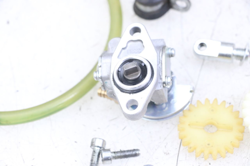 photo de OIL PUMP FANTIC XM PERFORMANCE 2T 50 (2021 - 2022) - Alternative perspective