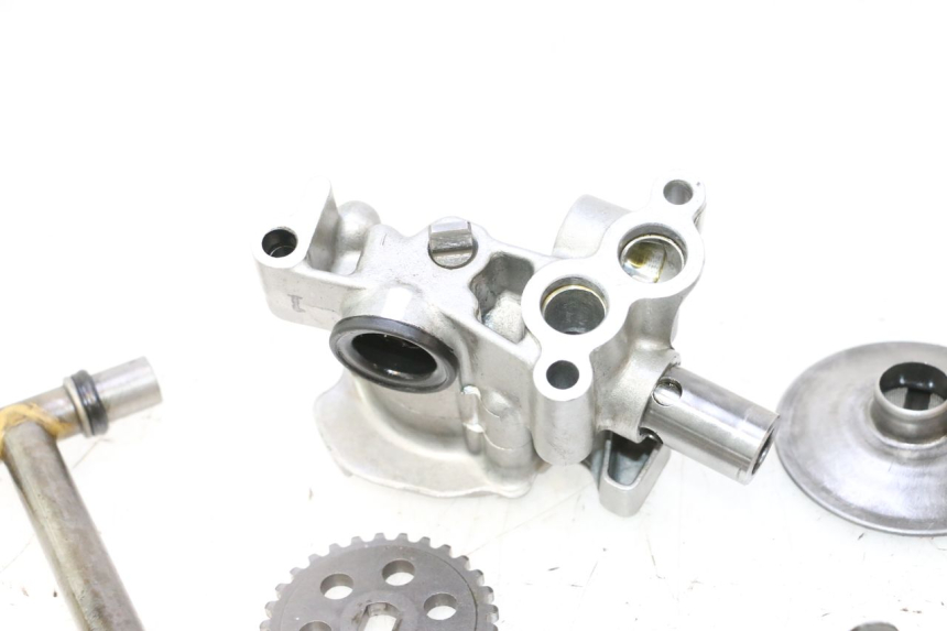 photo de OIL PUMP HONDA XRV AFRICA TWIN 750 (1990 - 1992) - Fixing points details