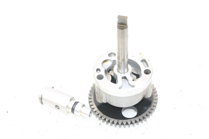 photo de OIL PUMP YAMAHA FZS FAZER 600 (2001 - 2003) - Alternative perspective