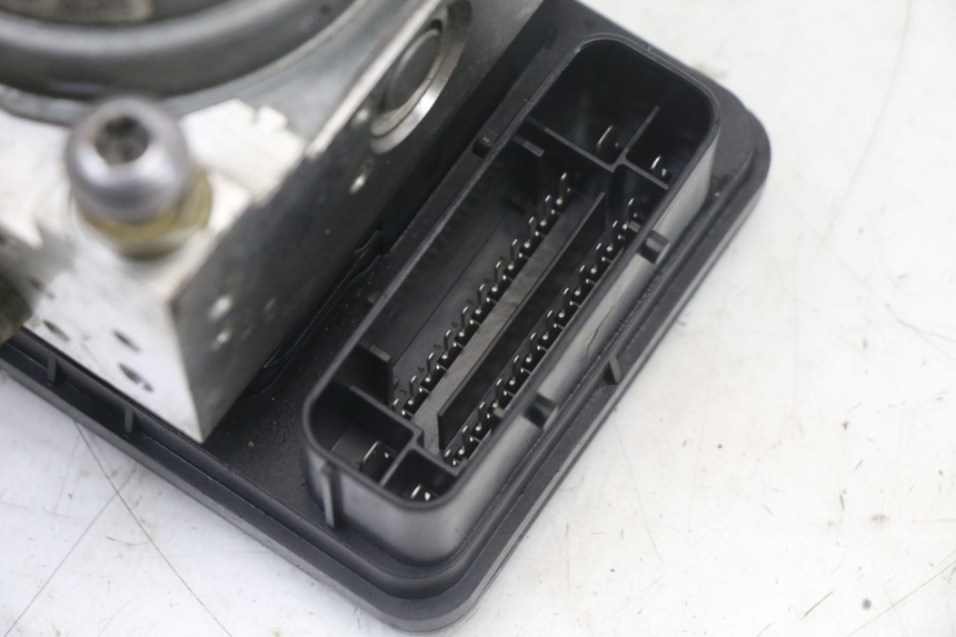 photo de ABS PUMP BMW S RR ABS S1000RR 1000 (2015 - 2018) - Technical close-up