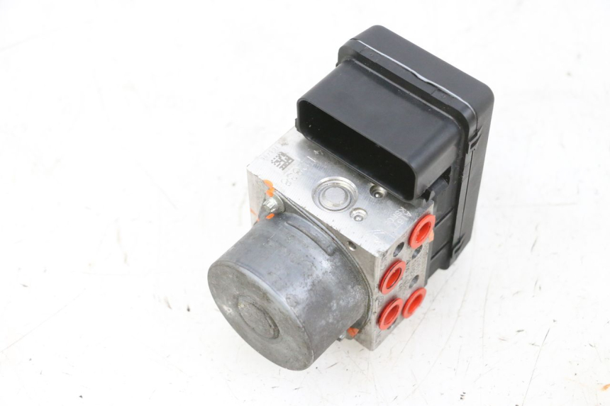 photo de ABS PUMP SUZUKI BURGMAN 650 (2013 - 2020) - Additional view of the item