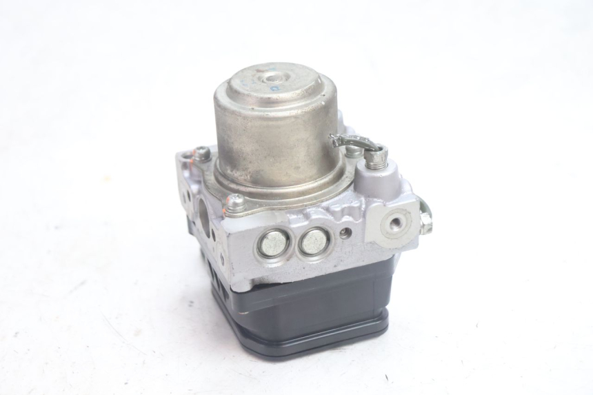 photo de ABS PUMP SUZUKI BURGMAN EXECUTIVE ABS 650 (2006 - 2012) - Fixing points details