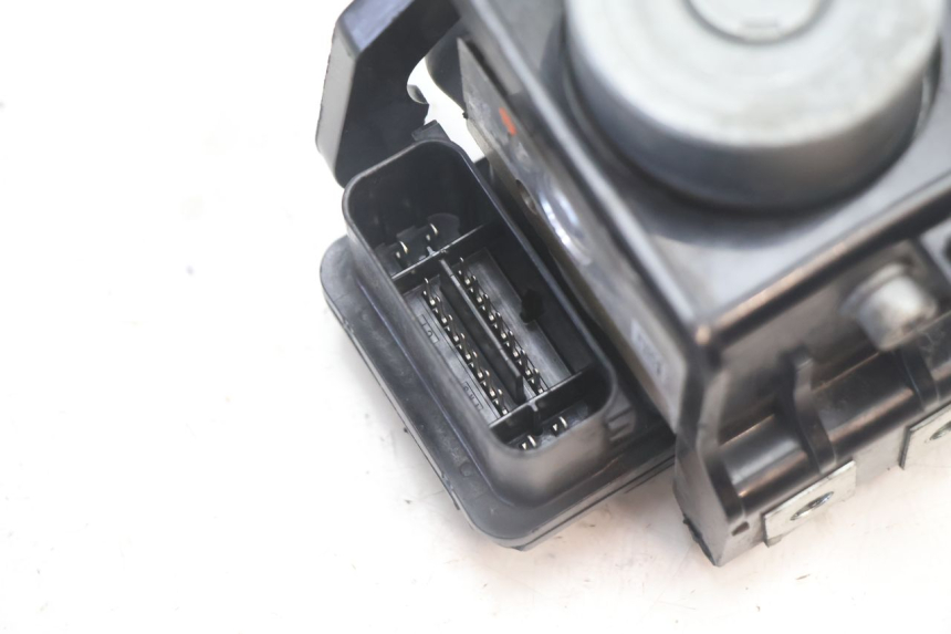 photo de ABS PUMP BMW C SPORT 650 (2015 - 2021) - Surface and material condition