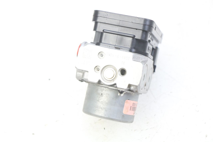 photo de ABS PUMP HONDA CB R 1000 (2018 - 2023) - Technical close-up