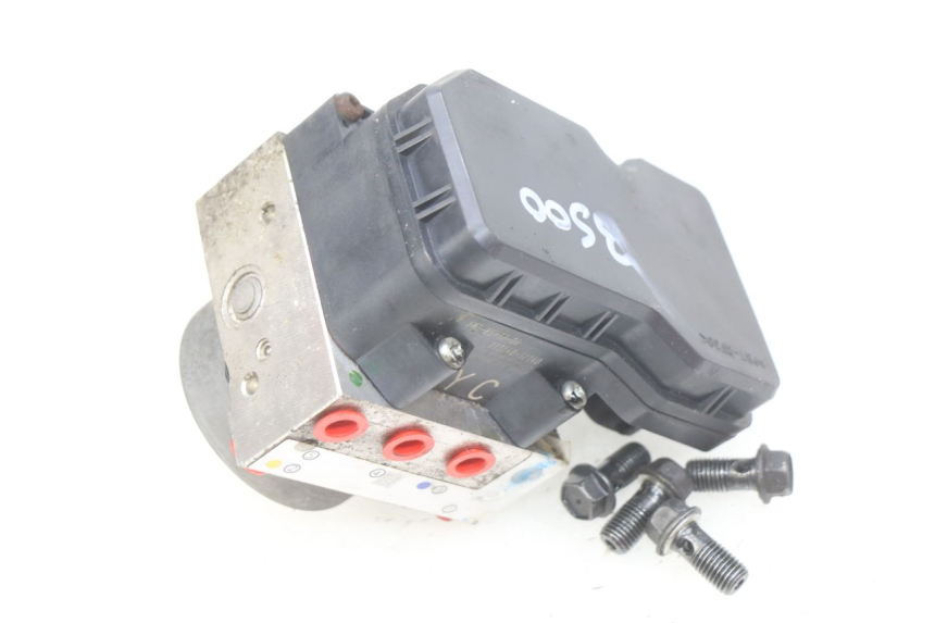 photo de ABS PUMP YAMAHA FJR ABS 1300 (2016 - 2020) - Technical close-up