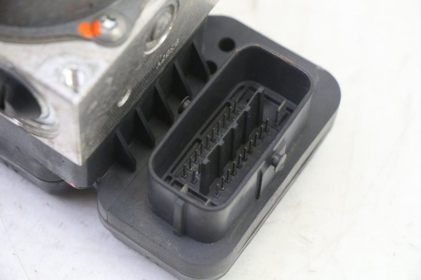 photo de ABS PUMP YAMAHA FJR ABS 1300 (2016 - 2020) - Fixing points details