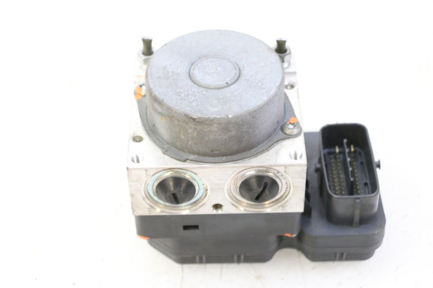 photo de ABS PUMP YAMAHA FJR ABS 1300 (2006 - 2012) - Alternative perspective