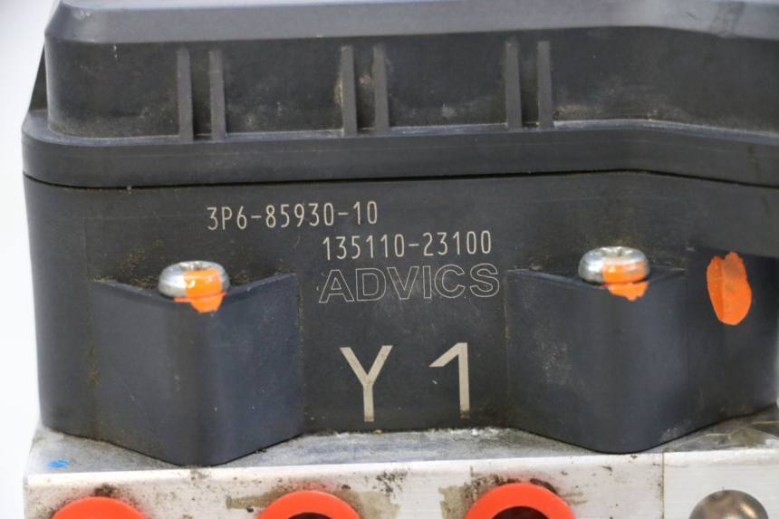 photo de ABS PUMP YAMAHA FJR ABS 1300 (2006 - 2012) - Alternative perspective