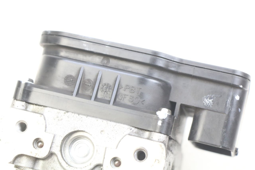 photo de ABS PUMP HONDA FJS SILVERWING SILVER WING 400 (2009 - 2016) - Alternative perspective