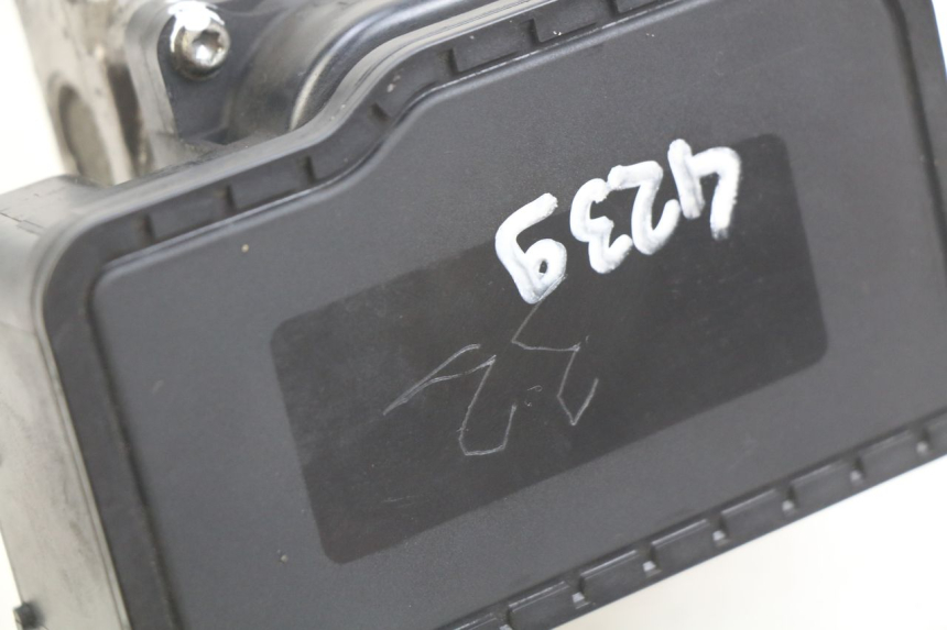 photo de ABS PUMP HONDA FJS SILVERWING SILVER WING 400 (2009 - 2016) - Surface and material condition