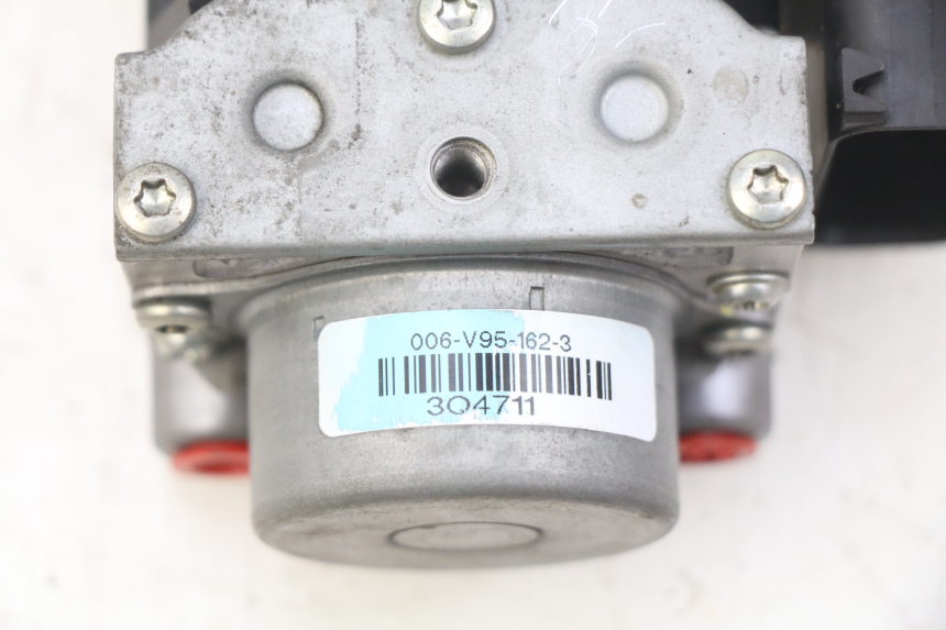 photo de ABS PUMP HONDA FORZA 125 (2015 - 2016) - Zoom on usage condition