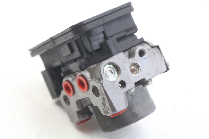photo de ABS PUMP HONDA FORZA 125 (2015 - 2016) - Zoom on usage condition