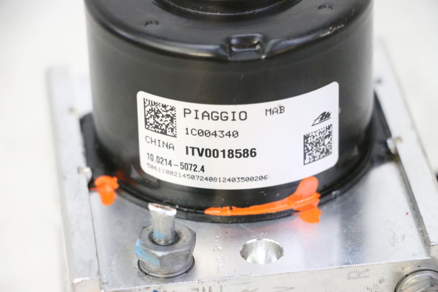photo de ABS PUMP PIAGGIO MP3 HPE 310 (2024 - 2025) - High-resolution close-up