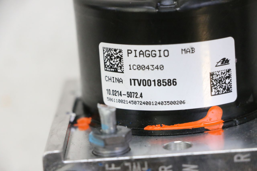 photo de ABS PUMP PIAGGIO MP3 HPE 310 (2024 - 2025) - Alternative perspective