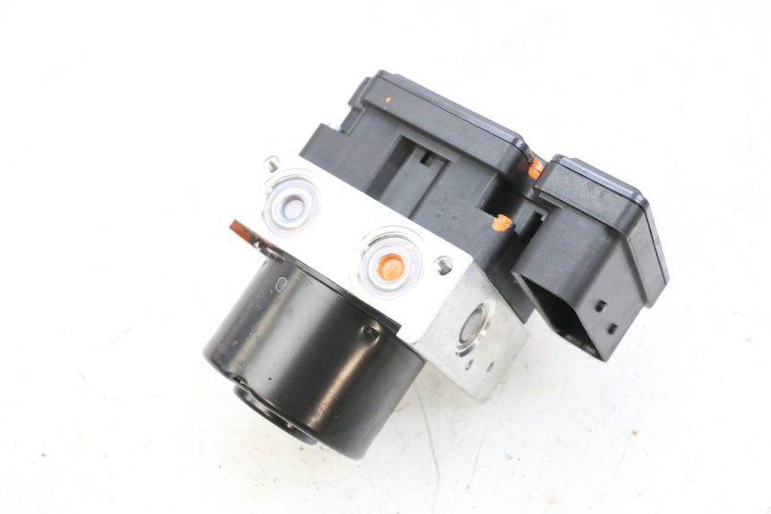 photo de ABS PUMP PIAGGIO MP3 HPE 300 (2019 - 2026) - Fixing points details