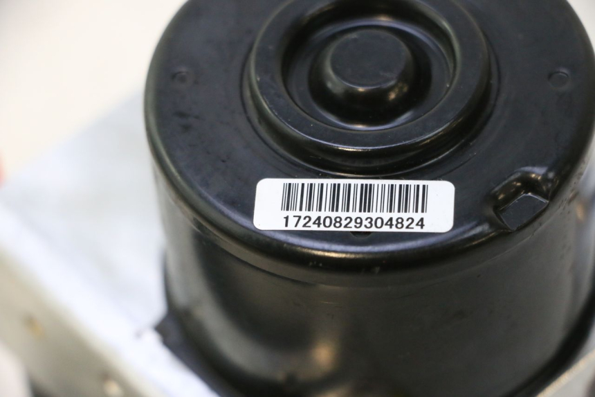 photo de ABS PUMP PIAGGIO MP3 HPE 530 (2022 - 2026) - Surface and material condition