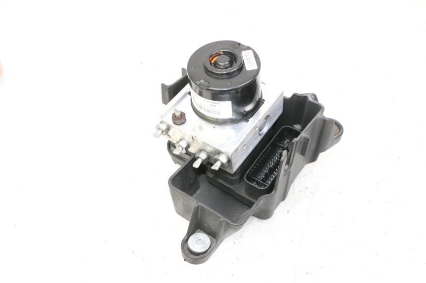 photo de ABS PUMP PIAGGIO MP3 500 (2014 - 2017) - Detailed visual inspection