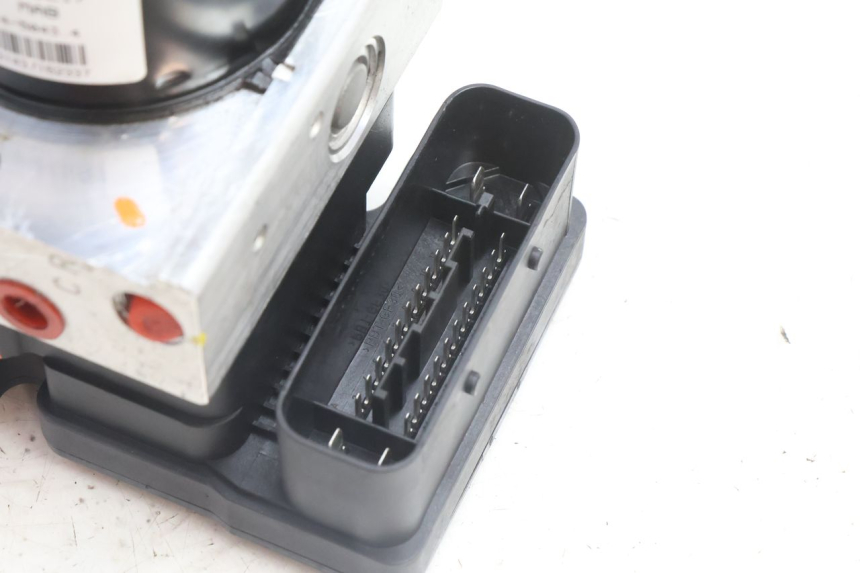 photo de ABS PUMP PIAGGIO MP3 500 (2016 - 2018) - Alternative perspective