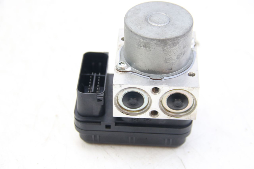 photo de ABS PUMP YAMAHA MT ABS 125 (2014 - 2018) - Alternative perspective