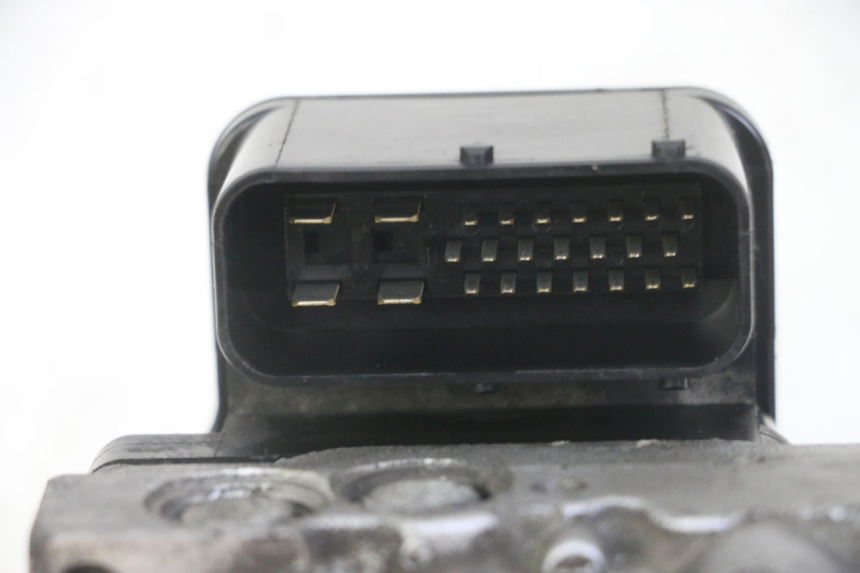 photo de ABS PUMP HONDA NTV DEAUVILLE ABS 700 (2007 - 2016) - Additional view of the item