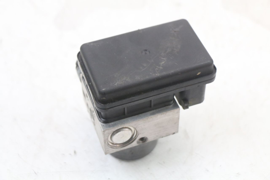 photo de ABS PUMP PEUGEOT BELVILLE 125 (2017 - 2021) - Surface and material condition