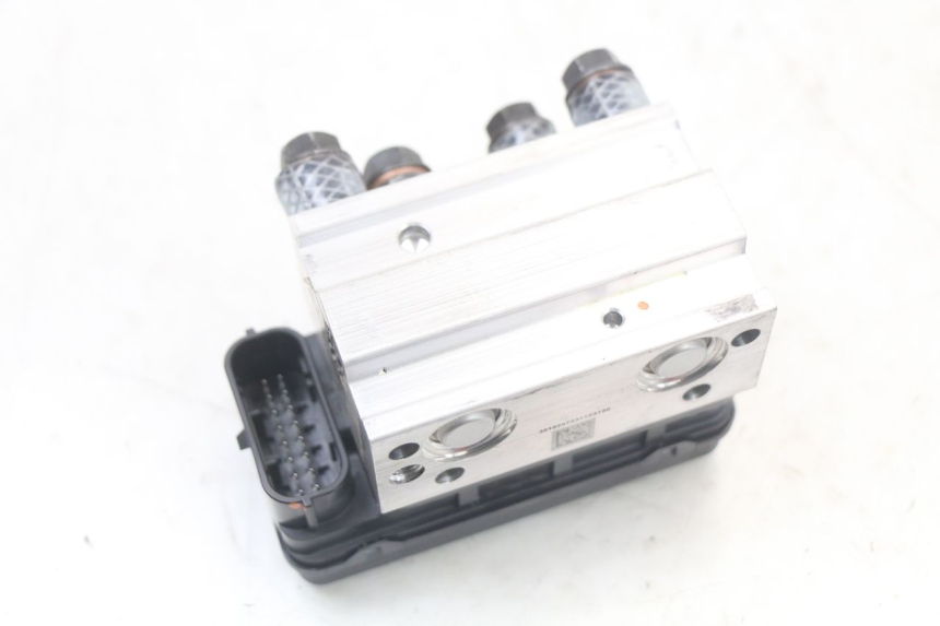 photo de ABS PUMP ROYAL ENFIELD CONTINENTAL GT 650 (2019 - 2024) - Alternative perspective