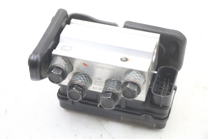 photo de ABS PUMP ROYAL ENFIELD HYMALAYAN 410 (2016 - 2023) - Main view