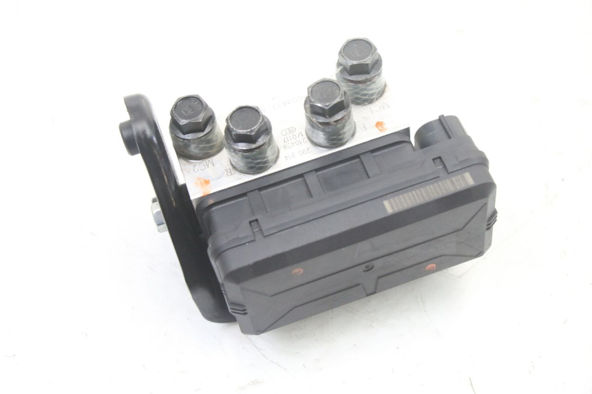 photo de ABS PUMP ROYAL ENFIELD HYMALAYAN 410 (2016 - 2023) - Alternative perspective