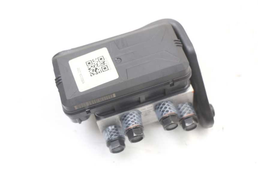 photo de ABS PUMP ROYAL ENFIELD SCRAM 411 (2022 - 2024) - Zoom on usage condition