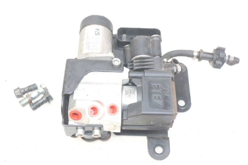 photo de ABS PUMP PEUGEOT SATELIS 125 (2010 - 2012) - Surface and material condition