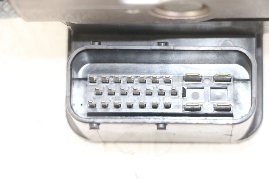 photo de ABS PUMP PEUGEOT SATELIS 125 (2013 - 2018) - Fixing points details