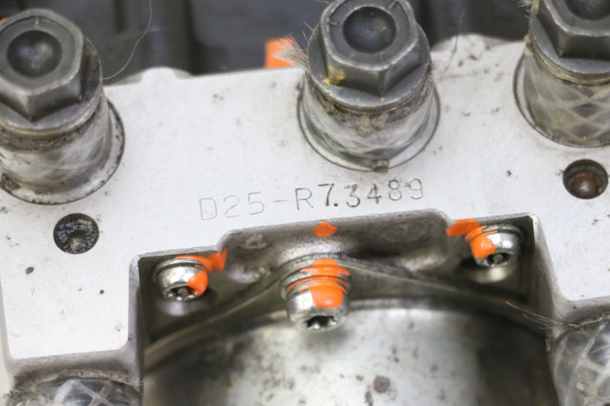 photo de ABS PUMP PEUGEOT SATELIS 125 (2013 - 2018) - Technical close-up