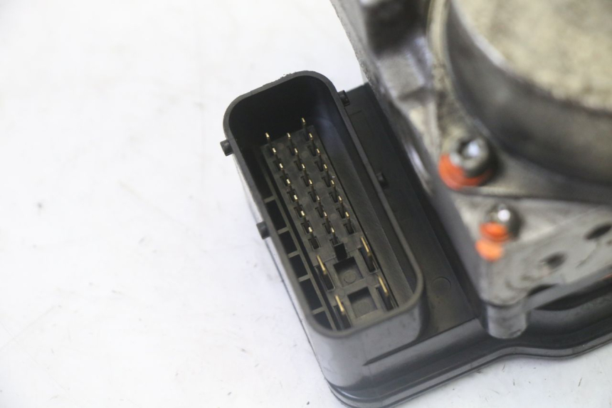 photo de ABS PUMP PEUGEOT SATELIS 125 (2010 - 2012) - Zoom on usage condition