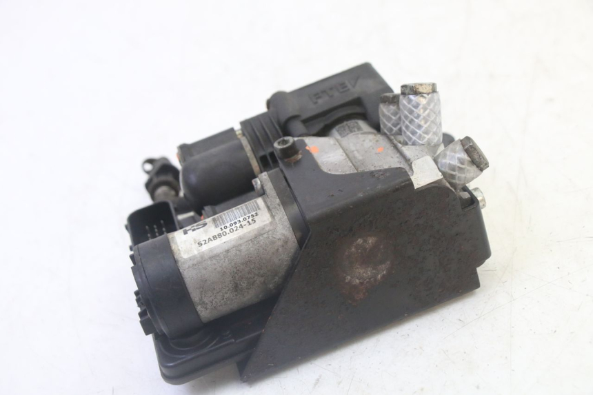 photo de ABS PUMP PEUGEOT SATELIS 125 (2006 - 2009) - Fixing points details