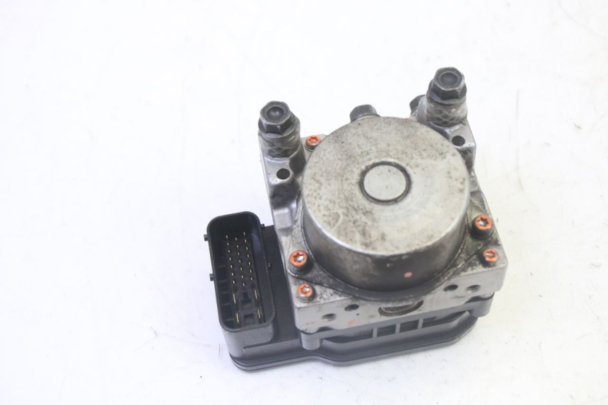 photo de ABS PUMP PEUGEOT SATELIS 125 (2013 - 2018) - Zoom on usage condition
