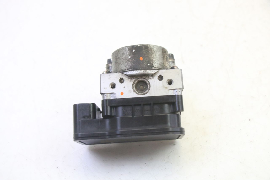 photo de ABS PUMP PEUGEOT SATELIS 125 (2013 - 2018) - Technical close-up