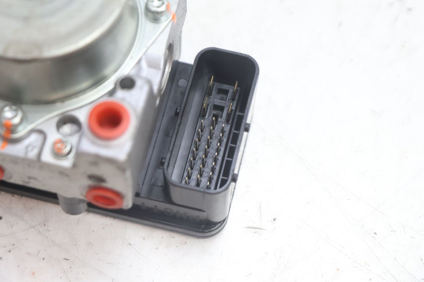 photo de ABS PUMP PEUGEOT SATELIS 125 (2013 - 2018) - Zoom on usage condition