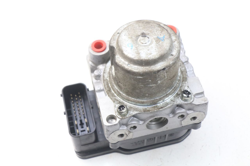 photo de ABS PUMP TRIUMPH SPRINT ST ABS 1050 (2005 - 2007) - Component detail