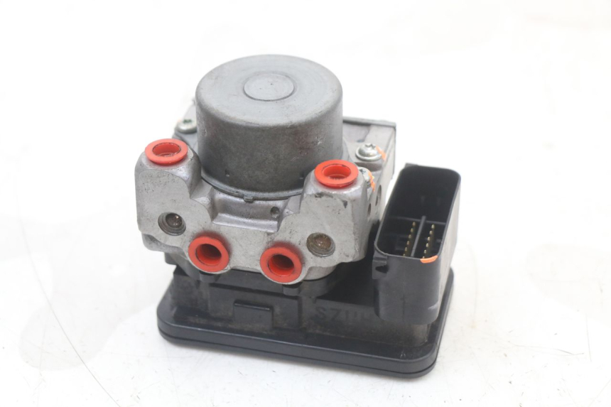 photo de ABS PUMP SUZUKI BURGMAN 125 (2018 - 2021) - Zoom on usage condition