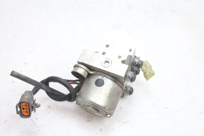 photo de ABS PUMP YAMAHA TDM ABS 900 (2002 - 2014) - Technical close-up