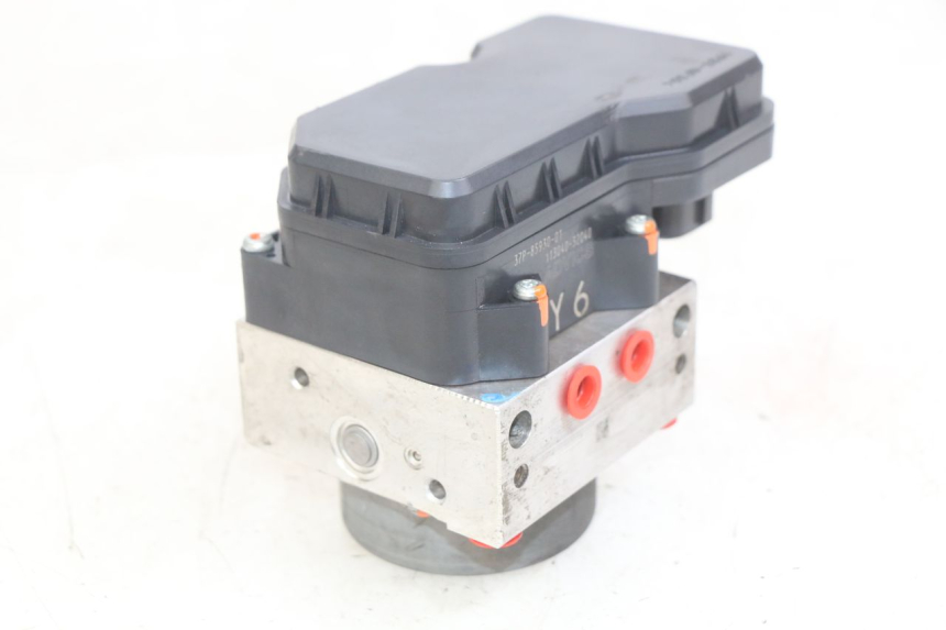 photo de ABS PUMP YAMAHA X-MAX XMAX 125 (2010 - 2013) - Alternative perspective