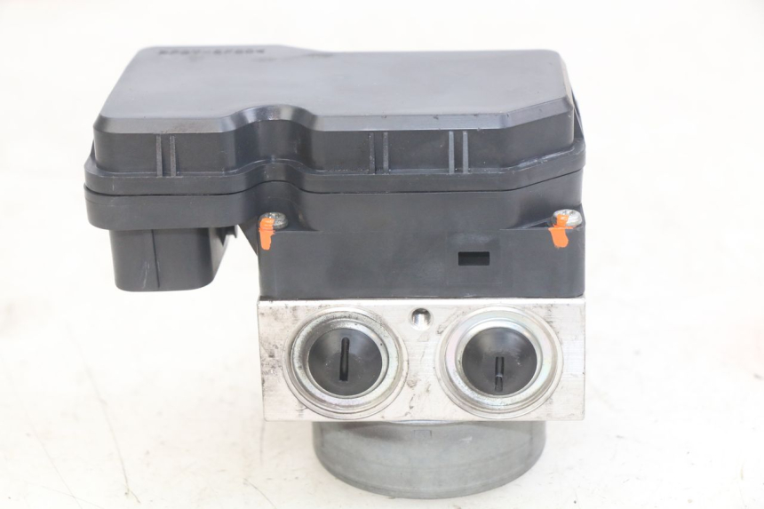 photo de ABS PUMP YAMAHA X-MAX XMAX 125 (2010 - 2013) - Technical close-up