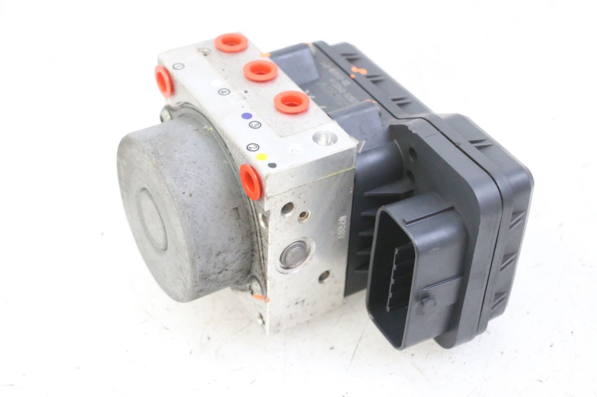 photo de ABS PUMP YAMAHA XJ6 ABS 600 (2008 - 2016) - Surface and material condition