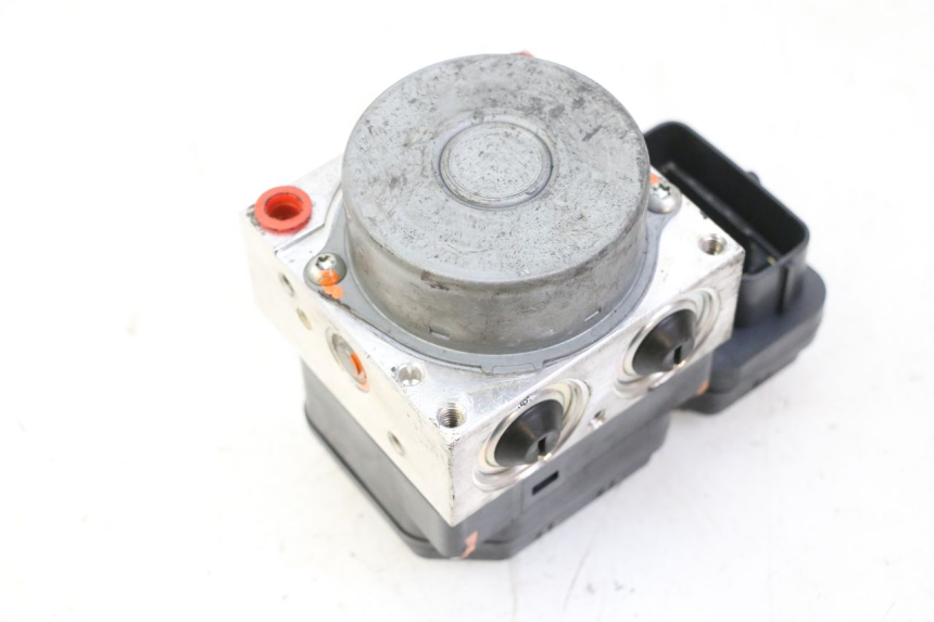 photo de ABS PUMP YAMAHA XJ6 ABS 600 (2008 - 2016) - High-resolution close-up