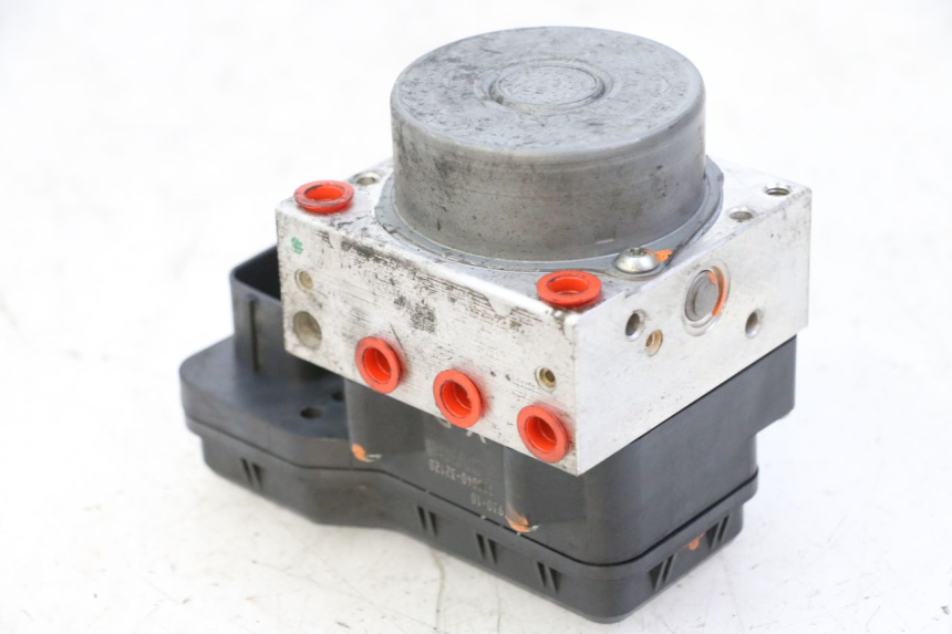 photo de ABS PUMP YAMAHA XJ6 ABS 600 (2008 - 2016) - Surface and material condition