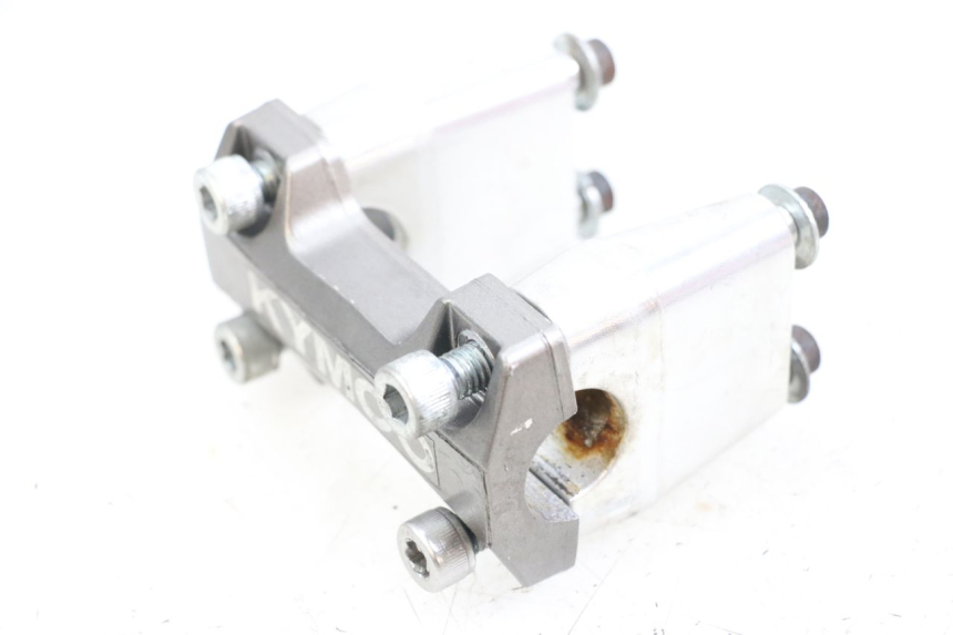 photo de Handlebar clamp KYMCO AGILITY RS 4T 50 (2009 - 2013) - Alternative perspective