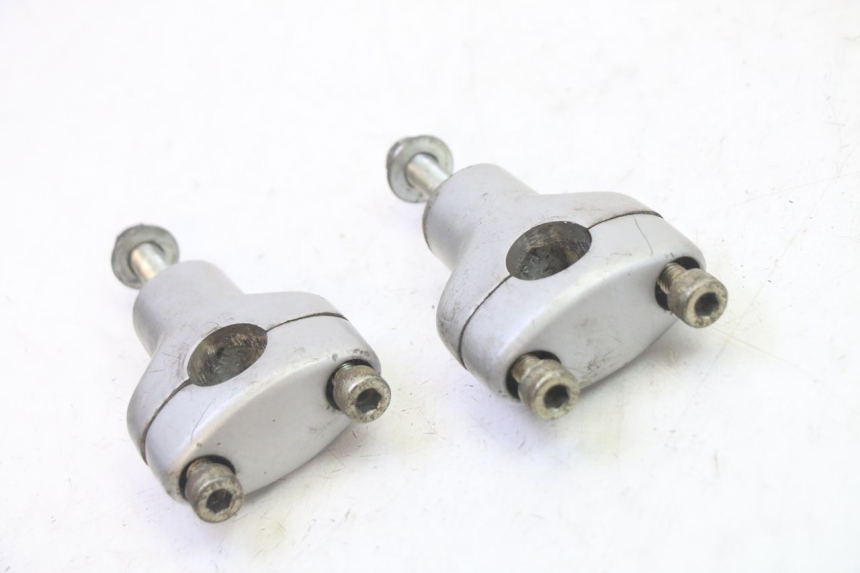 photo de HANDLEBAR RISERS HYOSUNG GV AQUILA 125 (2000 - 2009) - Zoom on usage condition