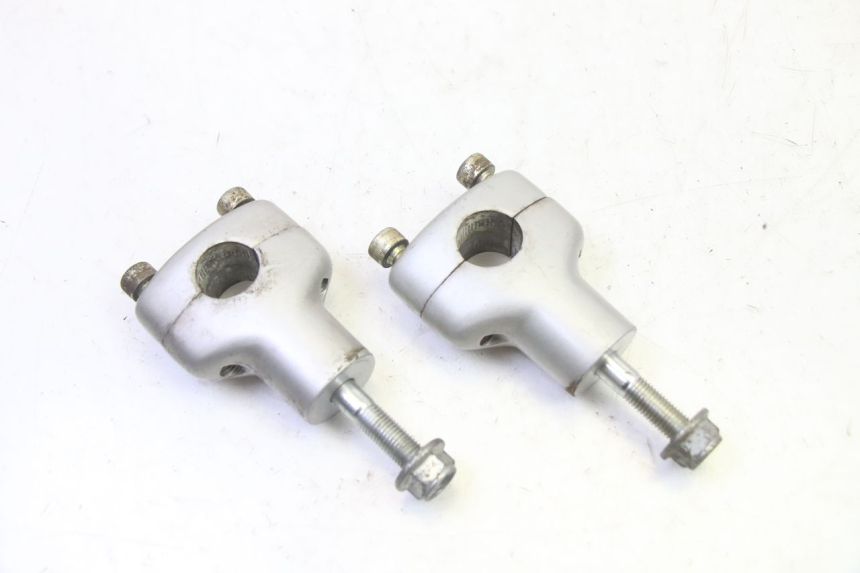 photo de HANDLEBAR RISERS HYOSUNG GV AQUILA 125 (2000 - 2009) - Alternative perspective