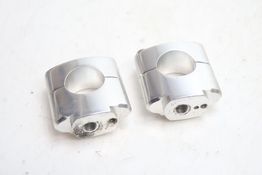 photo de HANDLEBAR RISERS HM HONDA CRM DERAPAGE RR 50 (2006 - 2017) - Alternative perspective